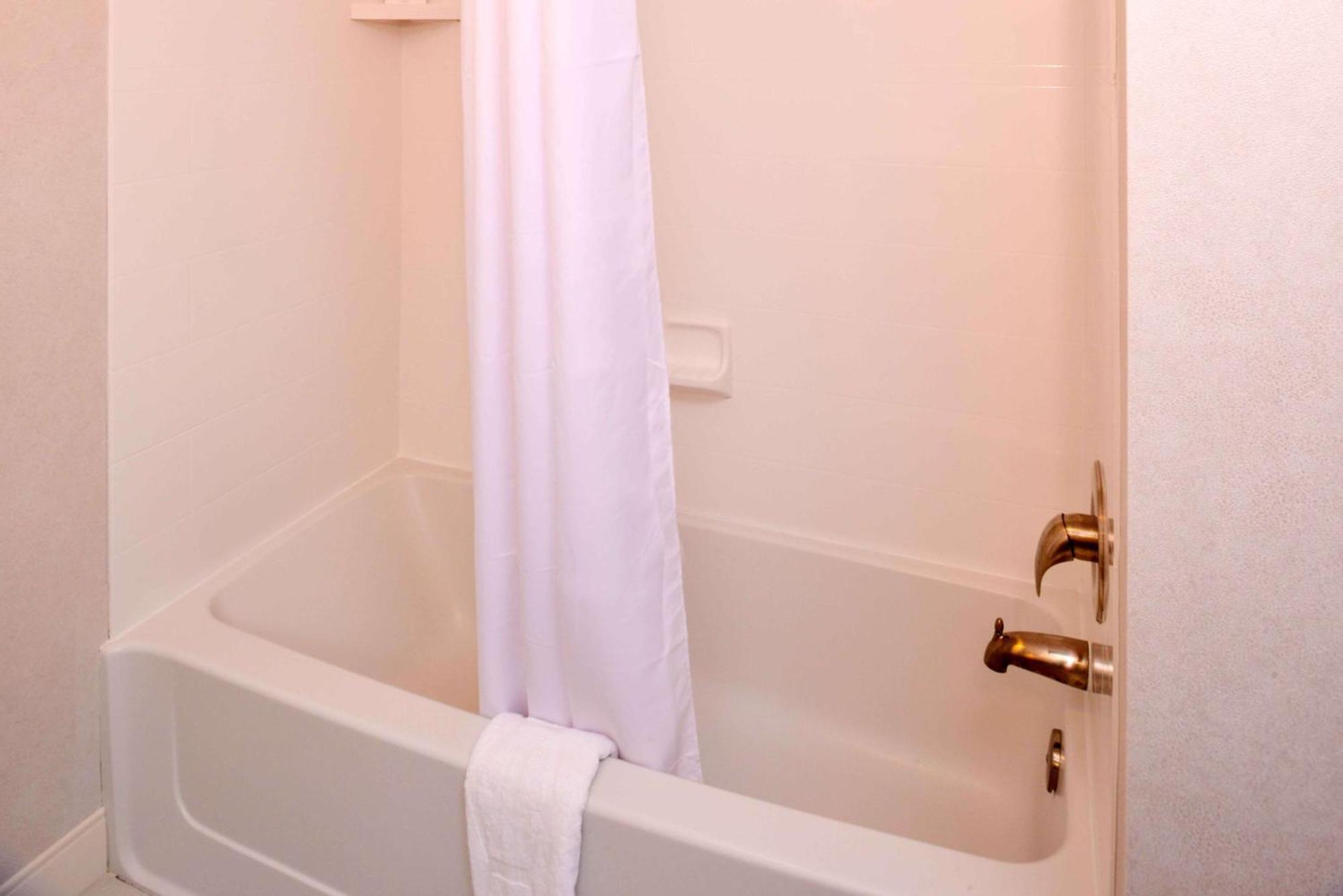 Hampton Inn & Suites Albany-East Greenbush, Ny Esterno foto